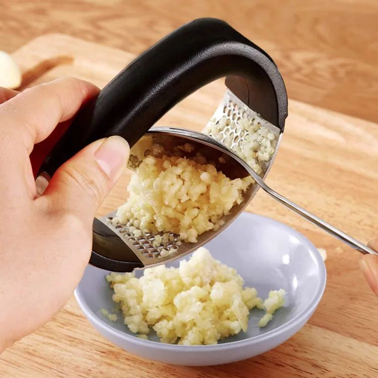 Stainless Steel Garlic Press Manual Mincer Chopping Tools Curve Fruit Vegetable Cooking Kitchen Gadgets